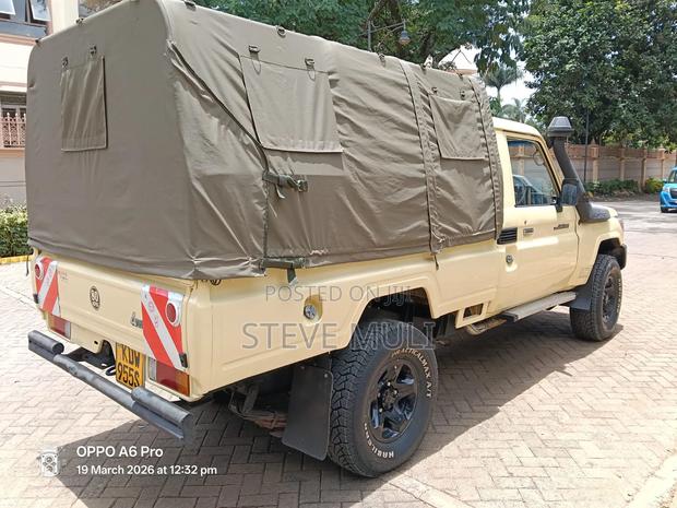 Toyota Land Cruiser 2008 Gold