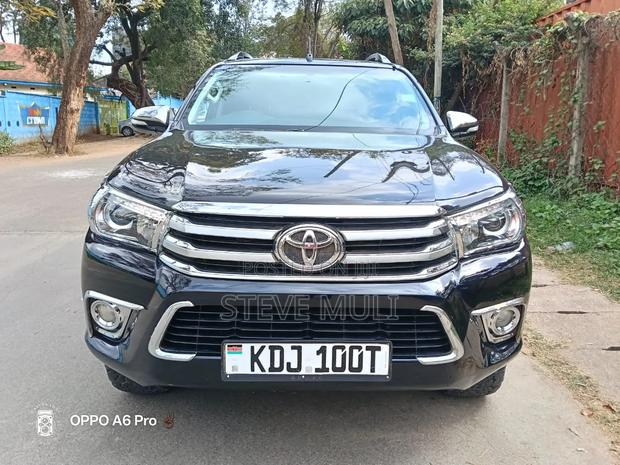 Toyota Hilux 2016 Black