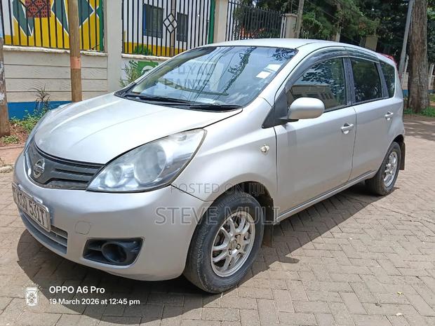 Nissan Note 2012 Silver