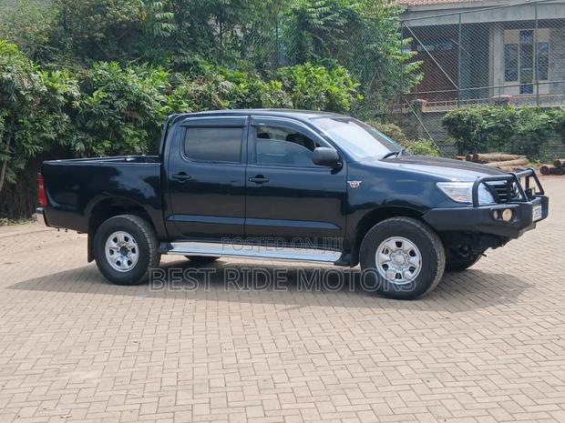 Toyota Hilux 2013 Gray
