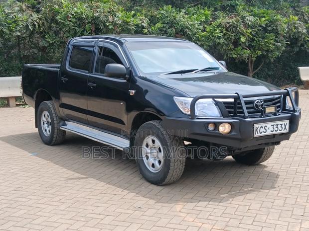 Toyota Hilux 2013 Gray