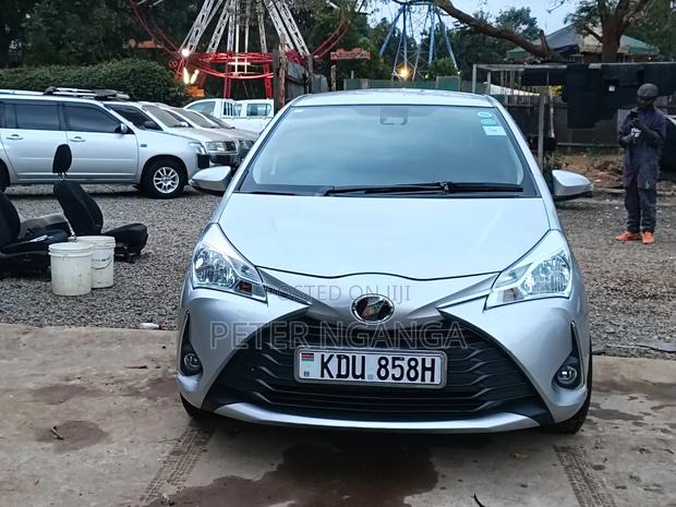 Toyota Vitz 2018 Silver