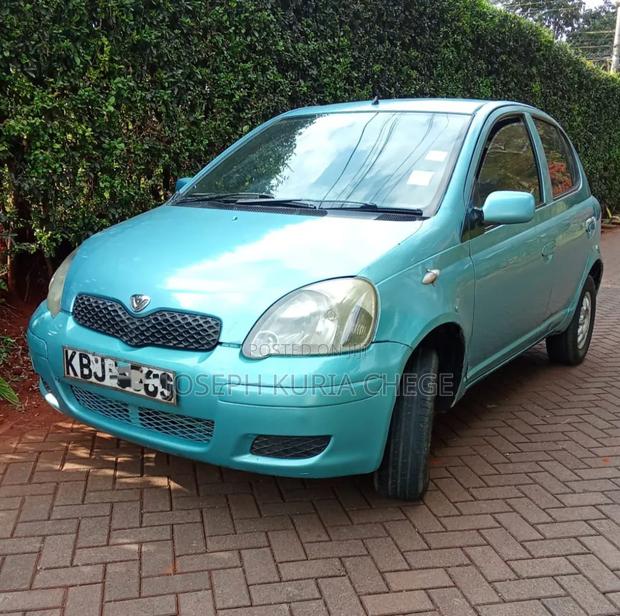Toyota Vitz 2005 Blue