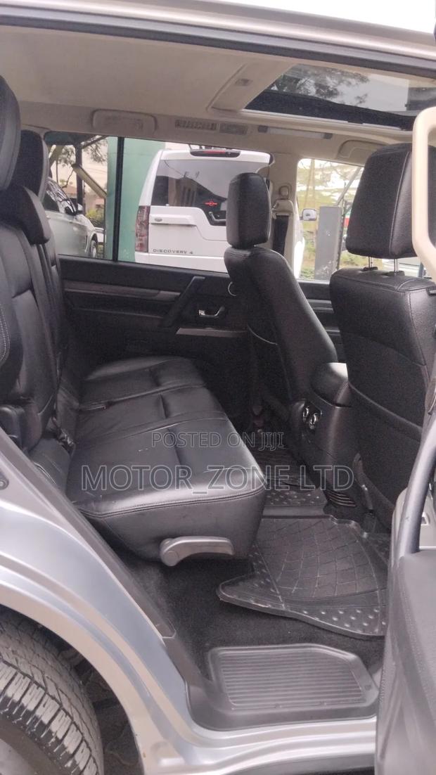 Mitsubishi Pajero 2018 Silver
