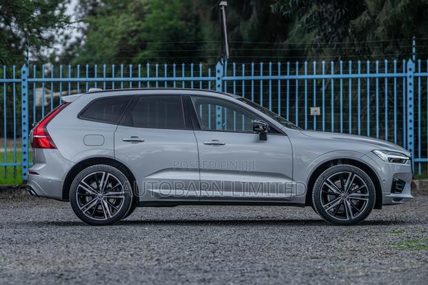 Volvo XC60 2021 Silver