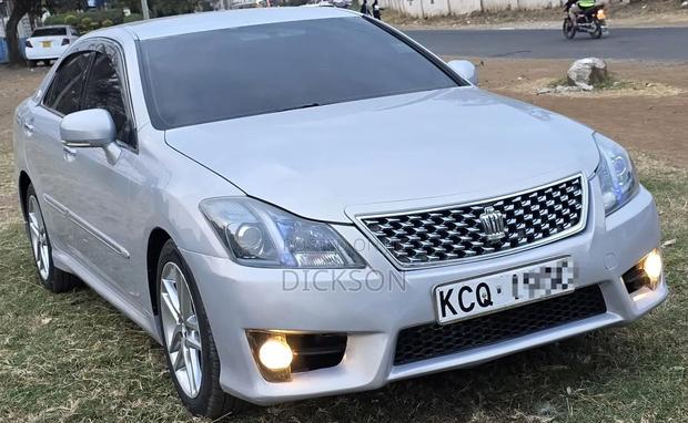 Toyota Crown 2012 Silver