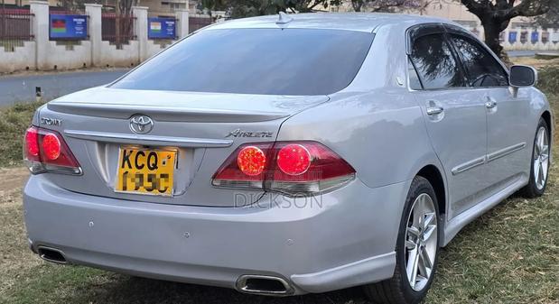 Toyota Crown 2012 Silver