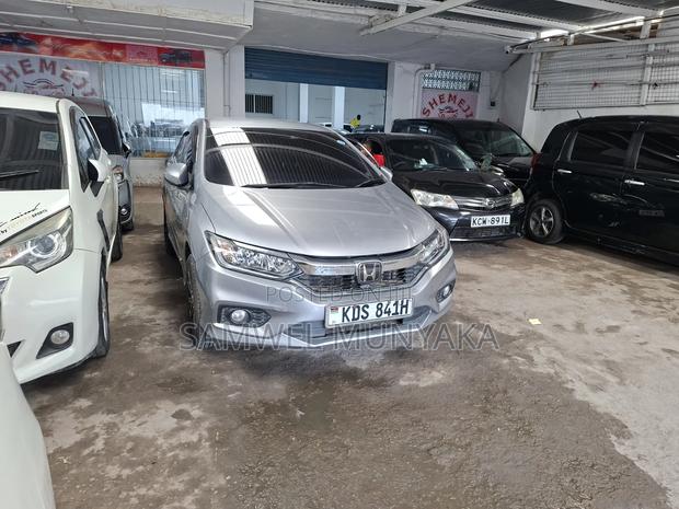 Honda Grace 2018 Silver