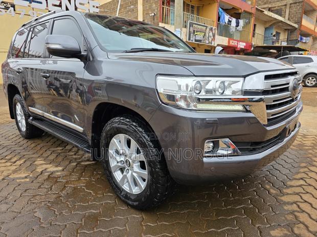 Toyota Land Cruiser 4.5 V8 VXR 2019 Gray
