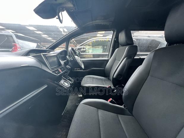 Toyota Noah 2019 Ivory