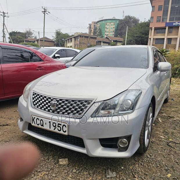 Toyota Crown 2011 Silver