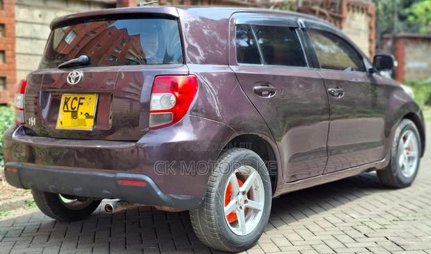 Toyota IST 2008 Maroon