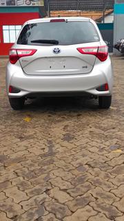 Toyota Vitz 2018 Silver for sale