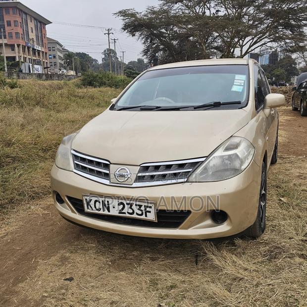 Nissan Tiida 2010 Yellow