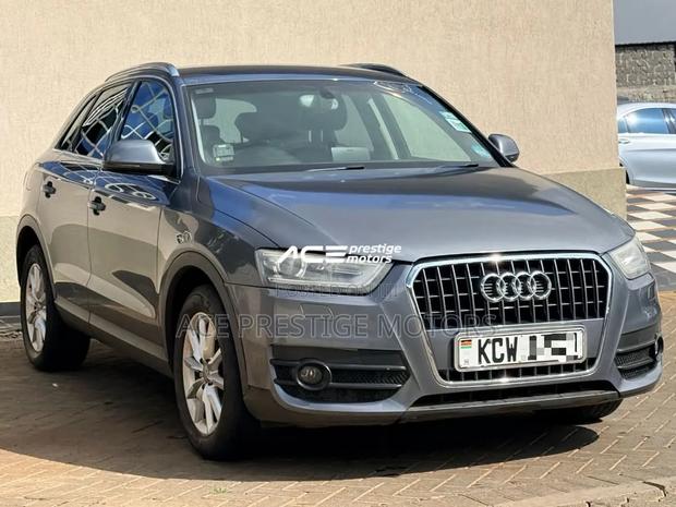 Audi Q3 2012 Gray