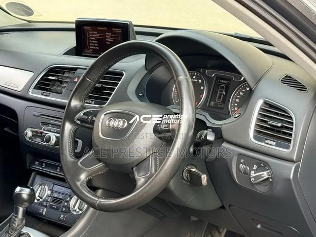 Audi Q3 2012 Gray
