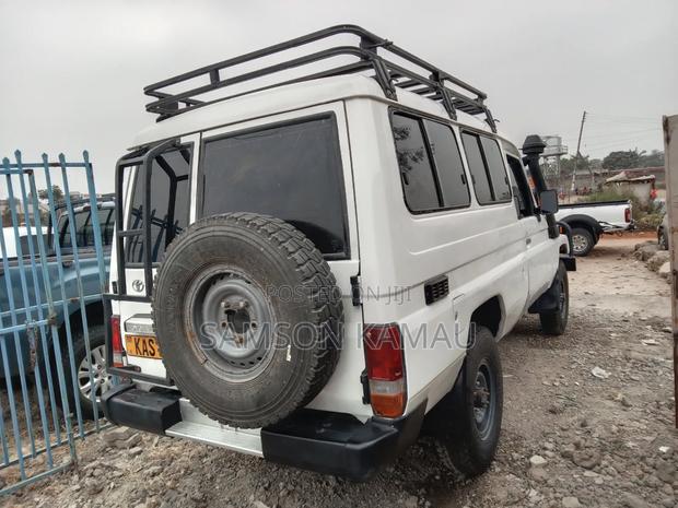 Toyota Land Cruiser 2004 White