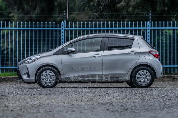Toyota Vitz 1.0 FWD 5dr 2019 Silver