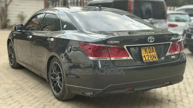 Toyota Crown 2014 Matt Black