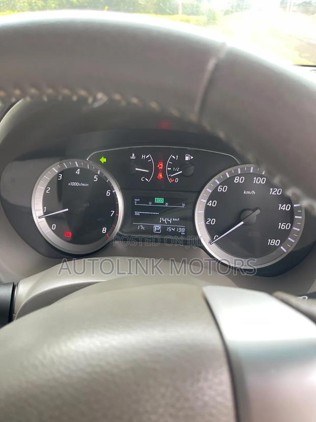 Nissan Sylphy 2013 Red