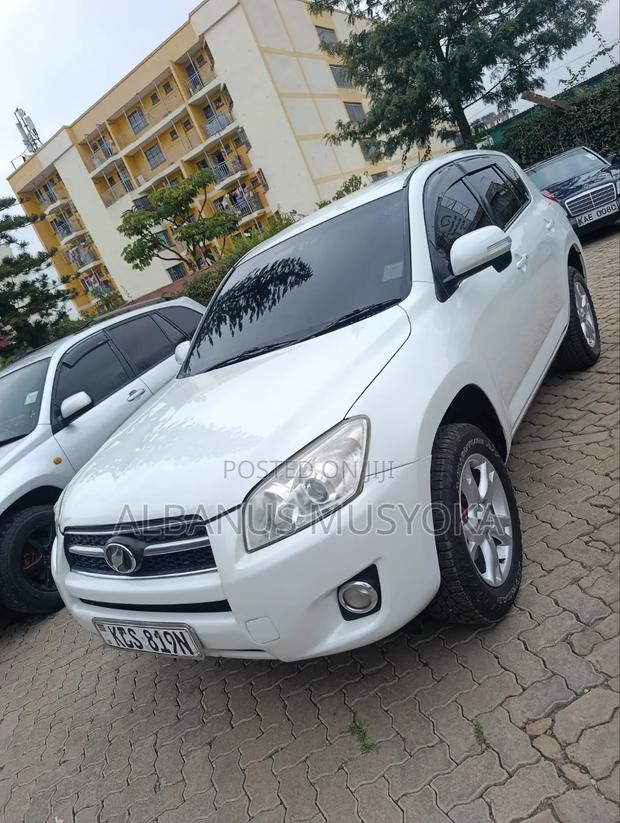 Toyota RAV4 2011 White