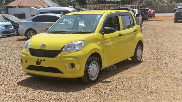 Toyota Passo 2018 Yellow