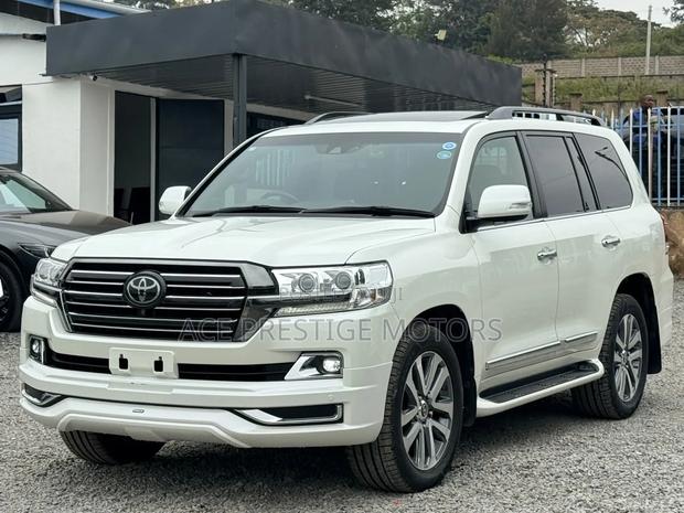 Toyota Land Cruiser Prado 2019 White