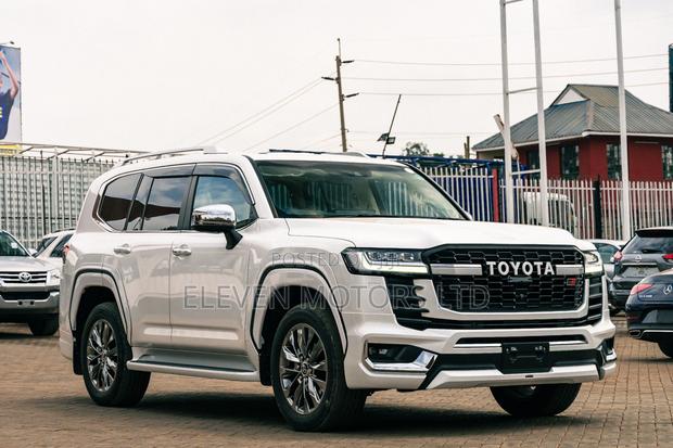 Toyota Land Cruiser 2023 White