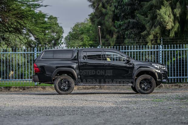 Toyota Hilux 2019 Black