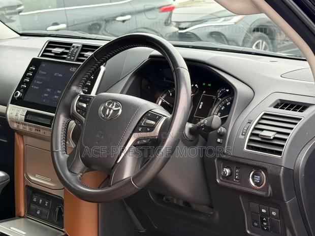Toyota Land Cruiser Prado 2021 Black