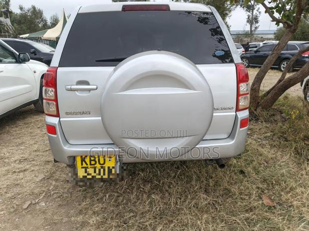 Suzuki Escudo 2006 Silver