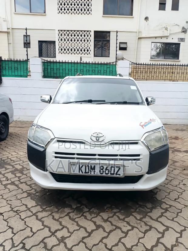 Toyota Probox 2016 Off white