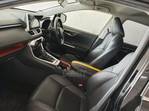 Toyota RAV4 2019 Gray