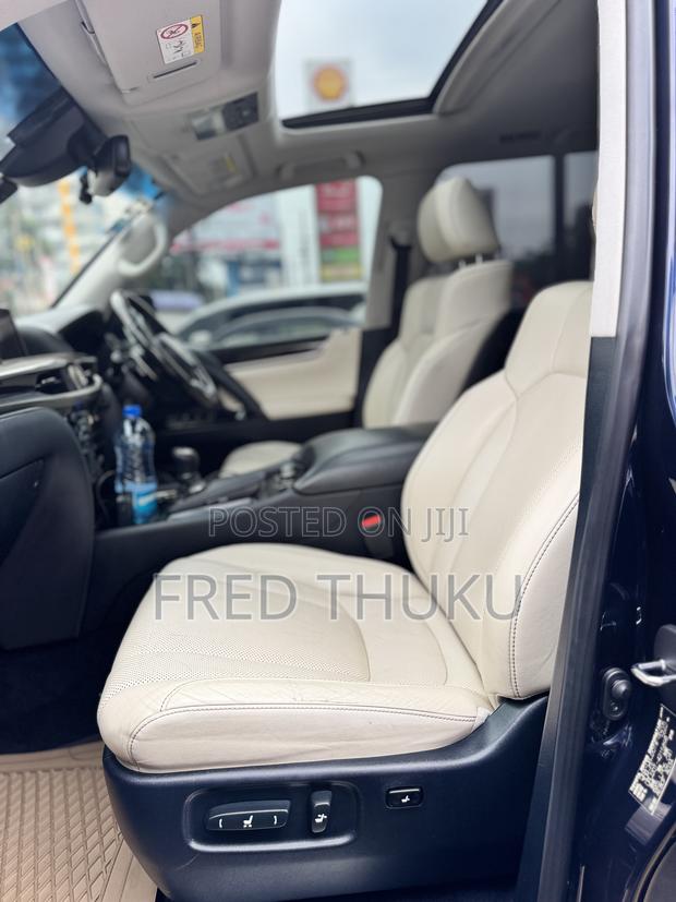 Lexus LX 570 AWD 2016 Blue