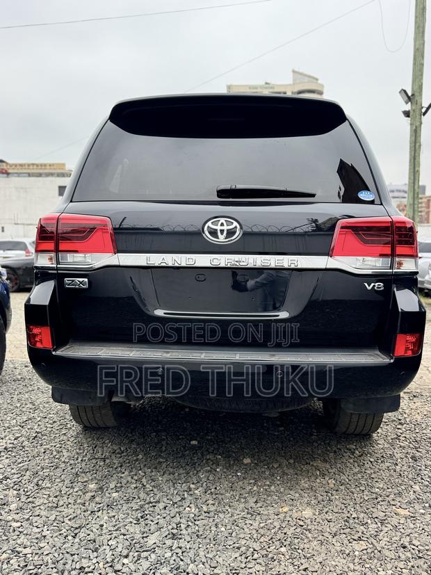 Toyota Land Cruiser 4.6 V8 ZX 2019 Black