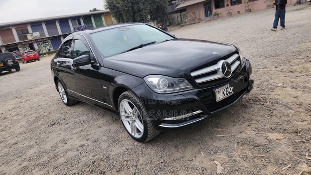 Mercedes-Benz C200 2013 Black