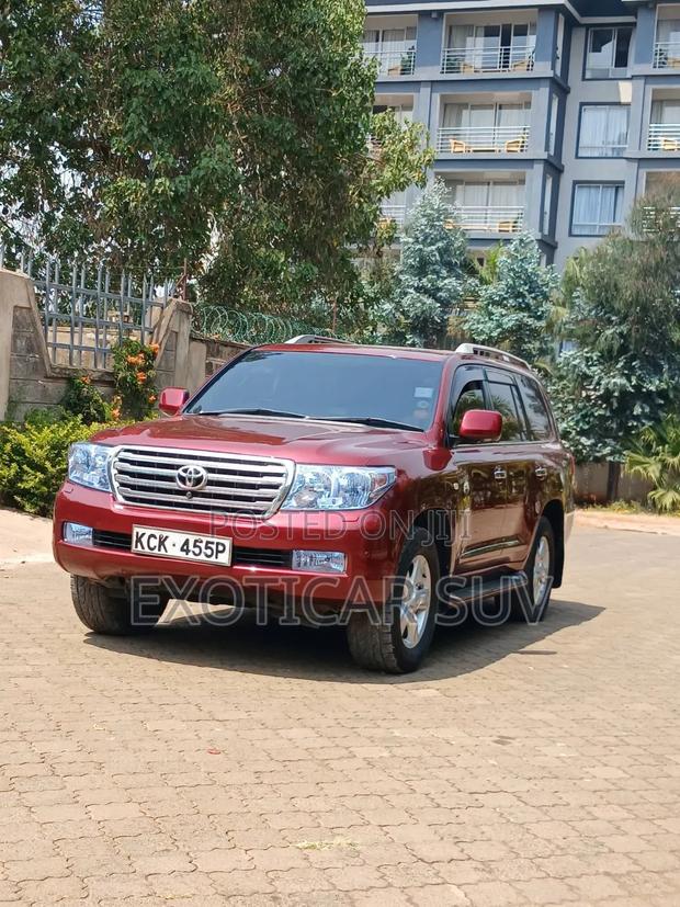 Toyota Land Cruiser 2010 Red