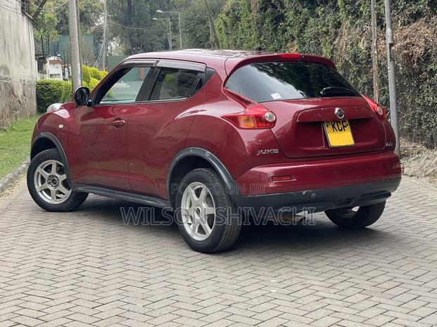 Nissan Juke 2011 Red
