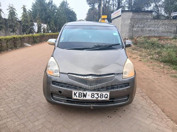Toyota Ractis 2006 Gray
