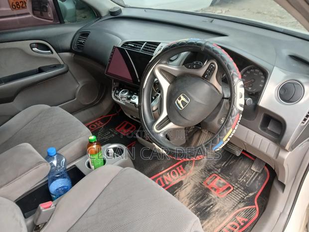 Honda Stream 2010 White