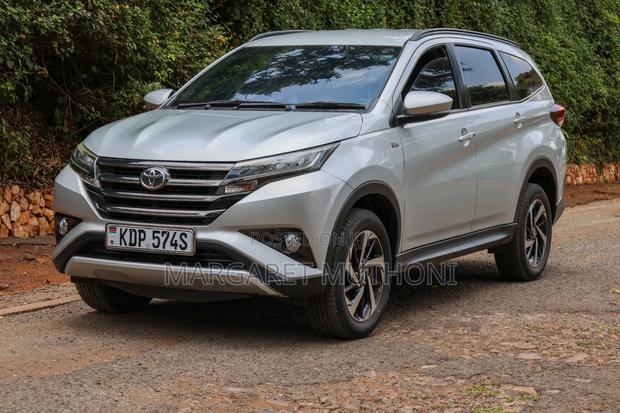 Toyota Rush 2022 Silver