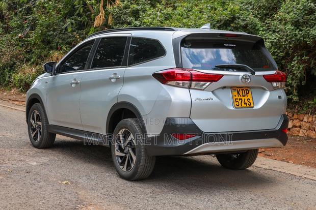 Toyota Rush 2022 Silver
