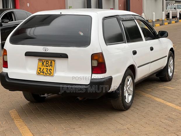 Toyota Corolla 2002 White