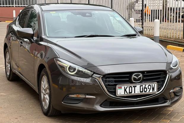 Mazda Axela 2018 Brown