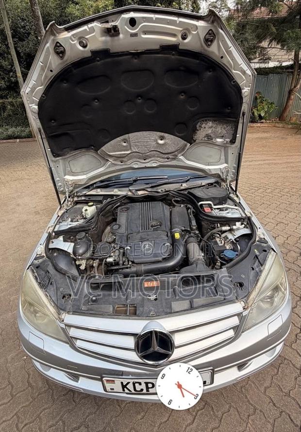 Mercedes-Benz C200 2010 Silver