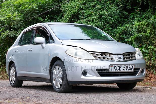 Nissan Tiida 2007 Silver
