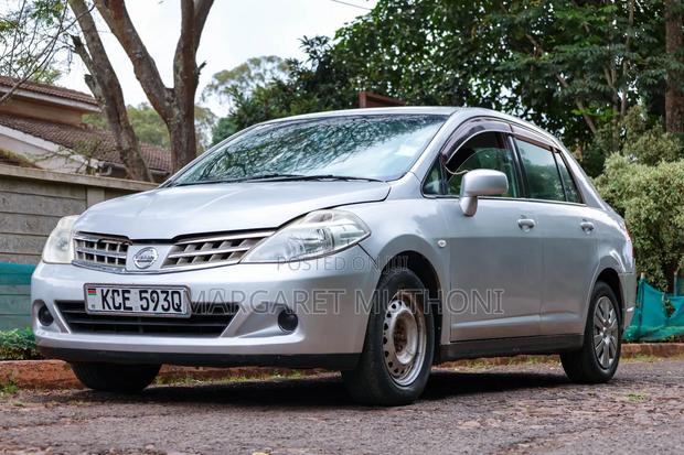 Nissan Tiida 2007 Silver