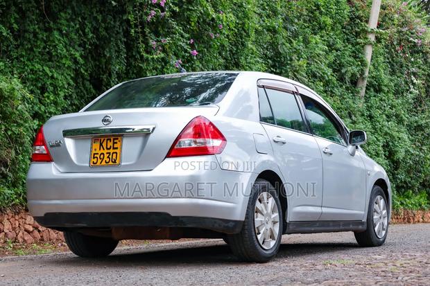 Nissan Tiida 2007 Silver