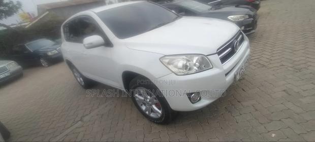 Toyota RAV4 2011 White