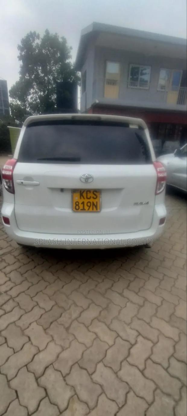 Toyota RAV4 2011 White